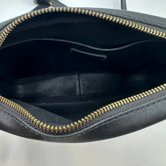 Madewell Leather Carabiner Medium Crossbody Bag in Black - Picture 8 of 8